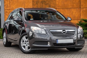 Opel Insignia 1,6 benzyna NISKI PRZEBIEG atrakcyjny wygląd