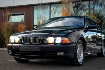 Piekne Bmw 535i v8 NOWY ROZRZĄD bogate wyposazenie,bez korozji